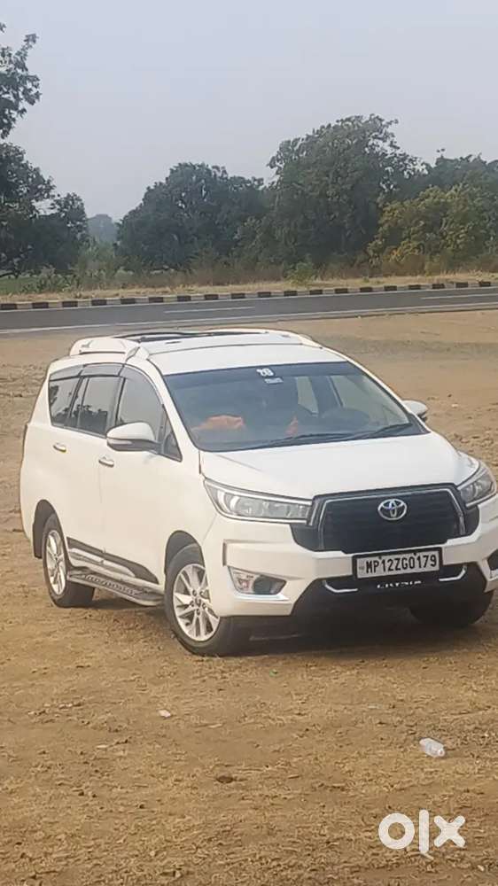 Toyota Innova Crysta 2016 Diesel Well Maintained Dec Ka Model Hai