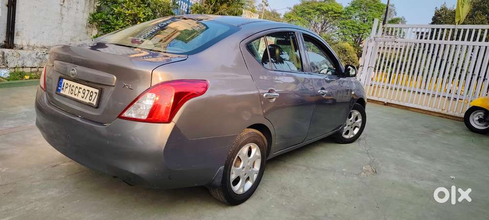 Nissan Sunny, 2012, Petrol