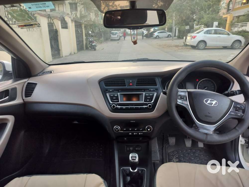 Hyundai Elite I20 Sportz (o) 1.4, 2015, Petrol