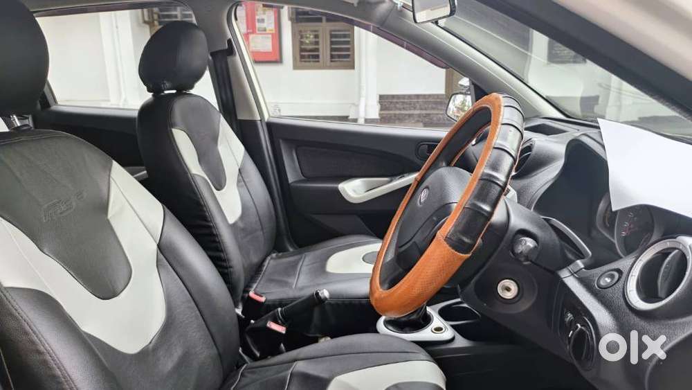 Ford Figo Petrol Zxi, 2013, Petrol