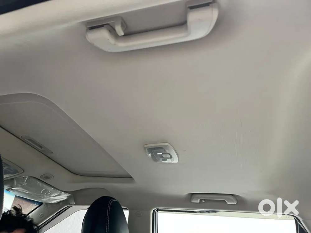 Mahindra Xuv300 2023 Petrol 11879 Km Driven