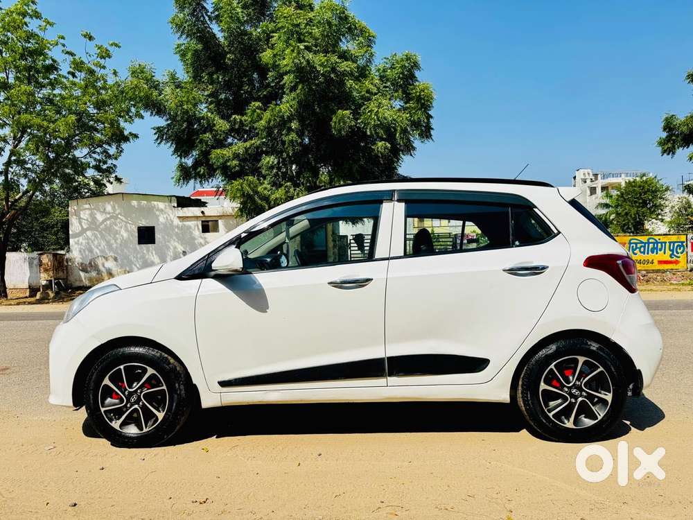 Hyundai Grand I10 Asta Option, 2017, Petrol