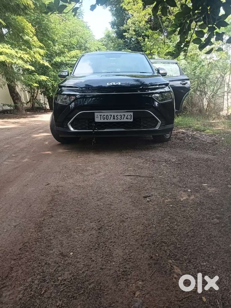 Kia Carens X Line Petrol Manual 2025 Car