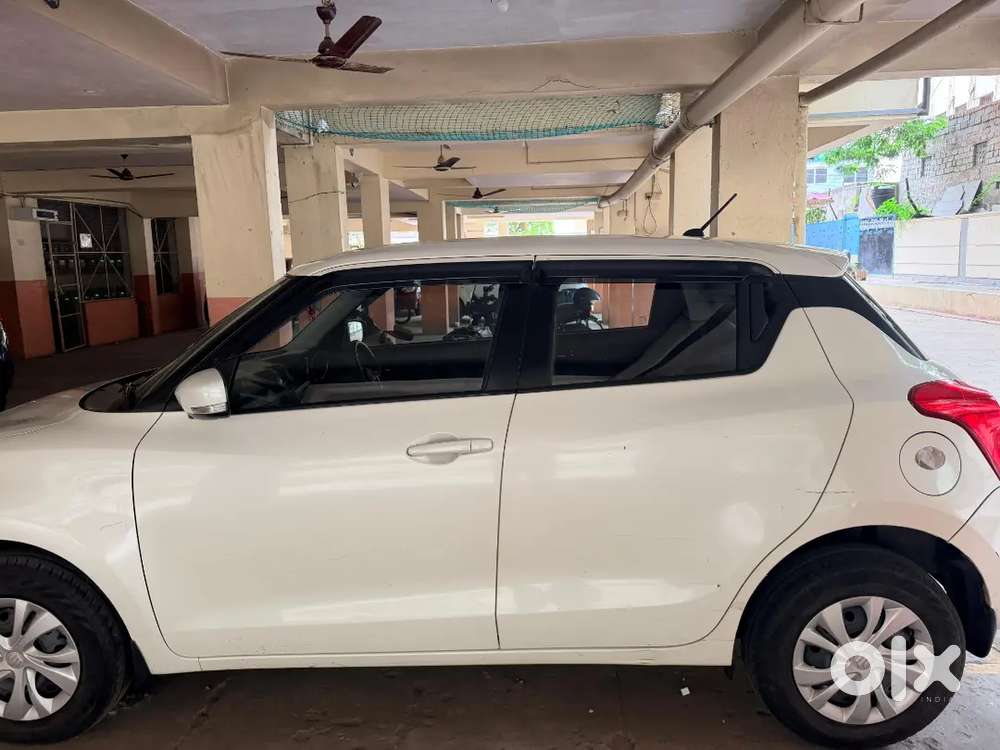 Maruti Suzuki Swift Vxi 2021