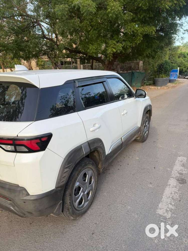 Maruti Suzuki Brezza 1.5 Lxi Cng, 2023, Cng & Hybrids