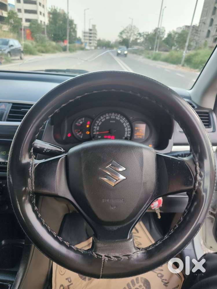 Maruti Suzuki Swift Lxi Optional-o, 2017, Petrol