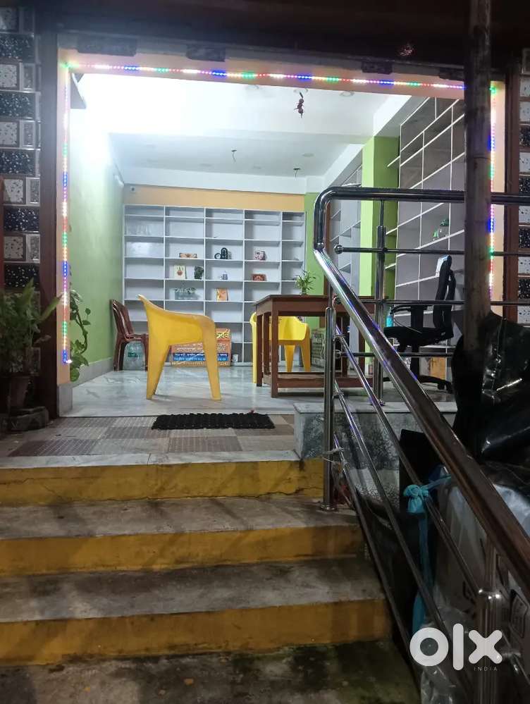 Road side for company rent / medicine/gov office