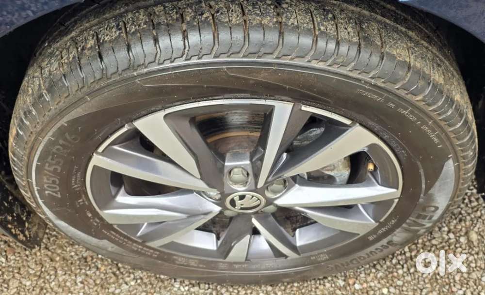 Skoda Slavia Style 1.0l Tsi At, 2023, Petrol