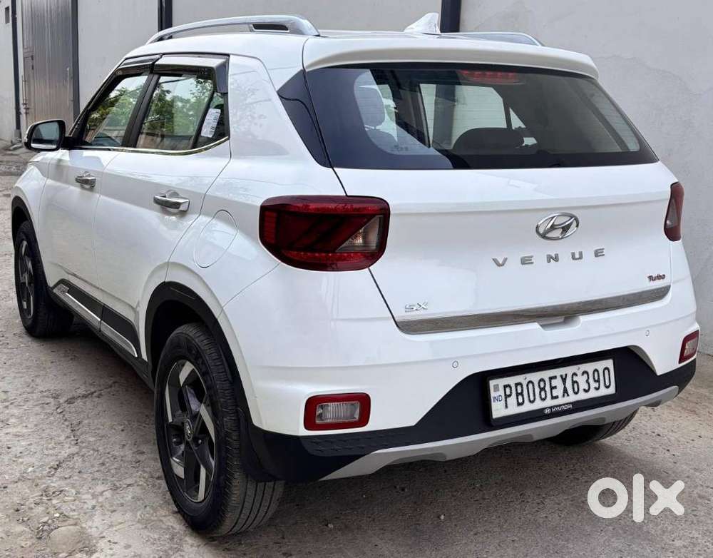 Hyundai Venue, 2022, Petrol