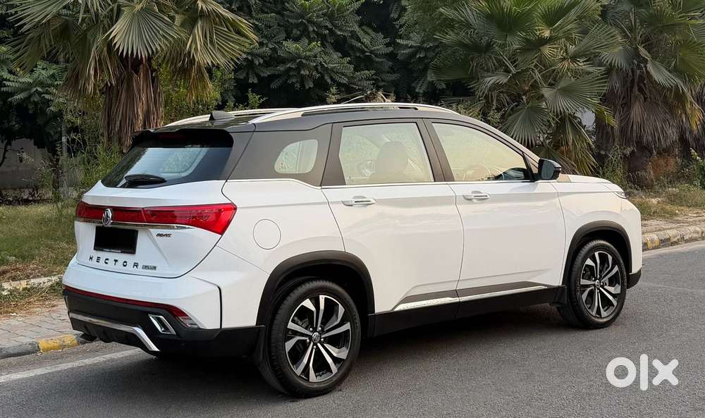 Mg Hector Plus Savvy Pro 1.5 Turbo Petrol Cvt 7 Str Dual Tone, 2024,..