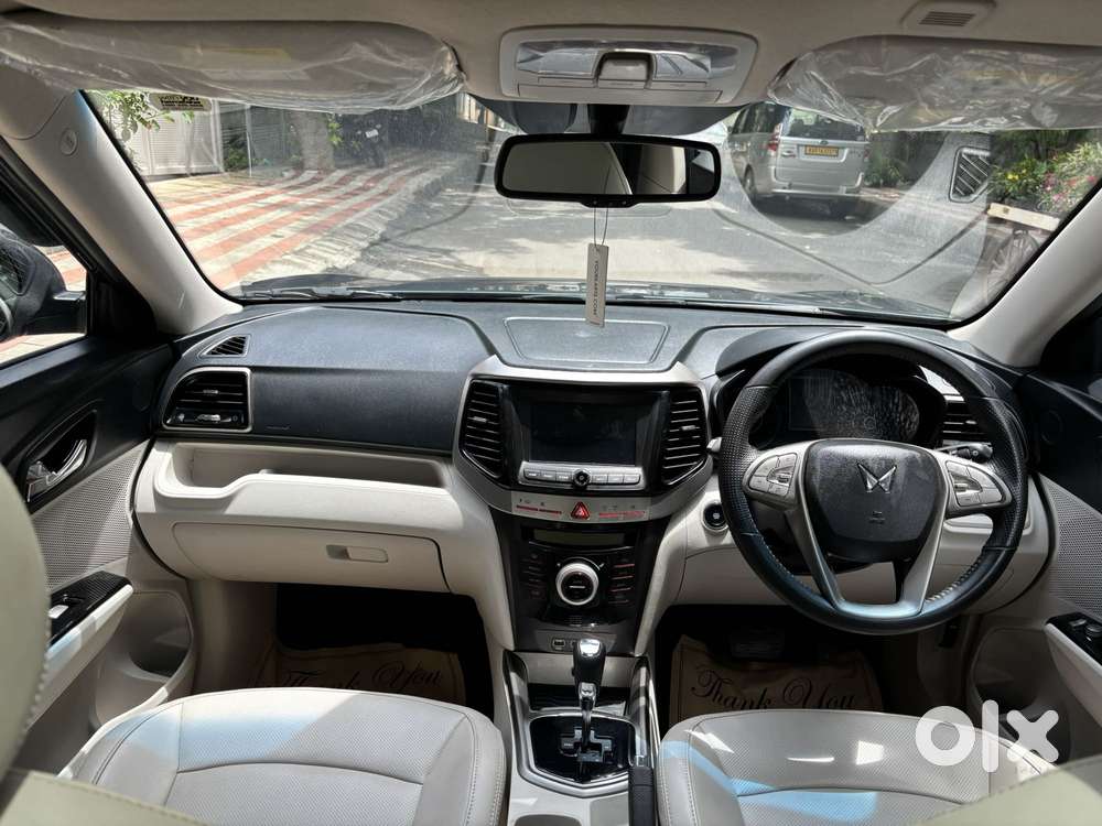 Mahindra Xuv300 1.2 W8 (o) Amt Petrol, 2023, Petrol