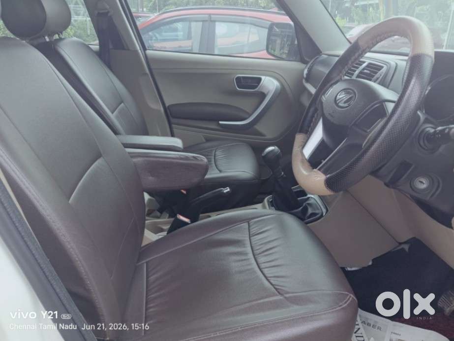 Mahindra Tuv 300 T8, 2016, Petrol