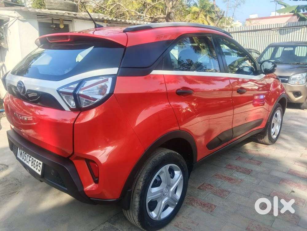 Tata Nexon 1.2 Revotron Xma Amt (s), 2022, Petrol