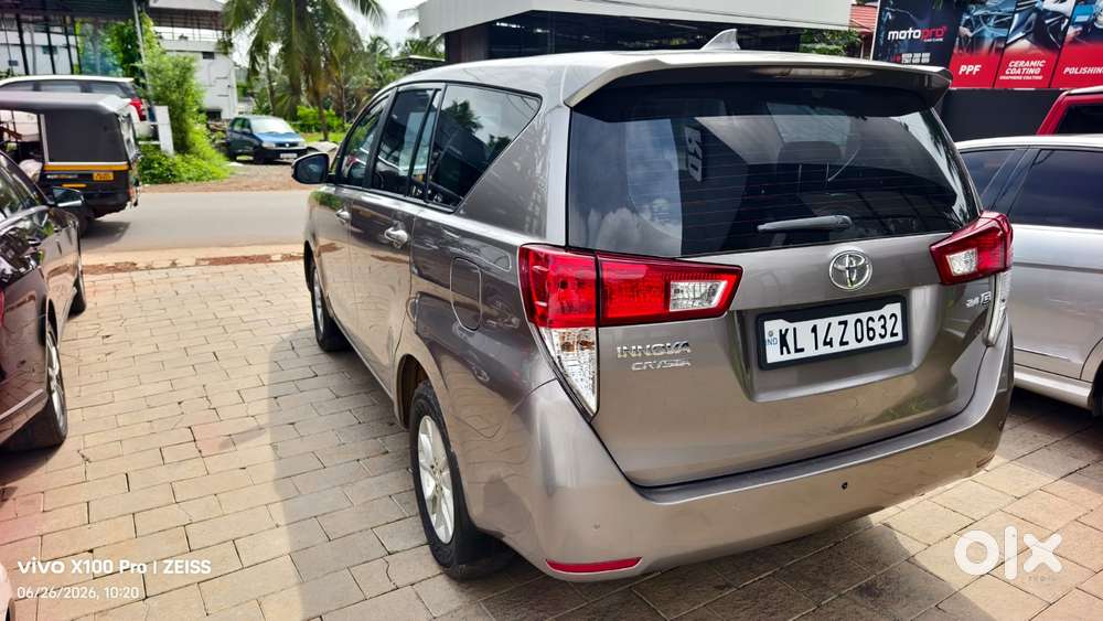 Toyota Innova Crysta 2.4 G Plus Mt 8 Str, 2020, Diesel