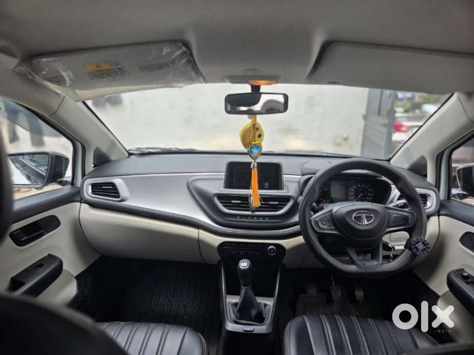 Tata Altroz 1.2 Xm Plus, 2022, Petrol