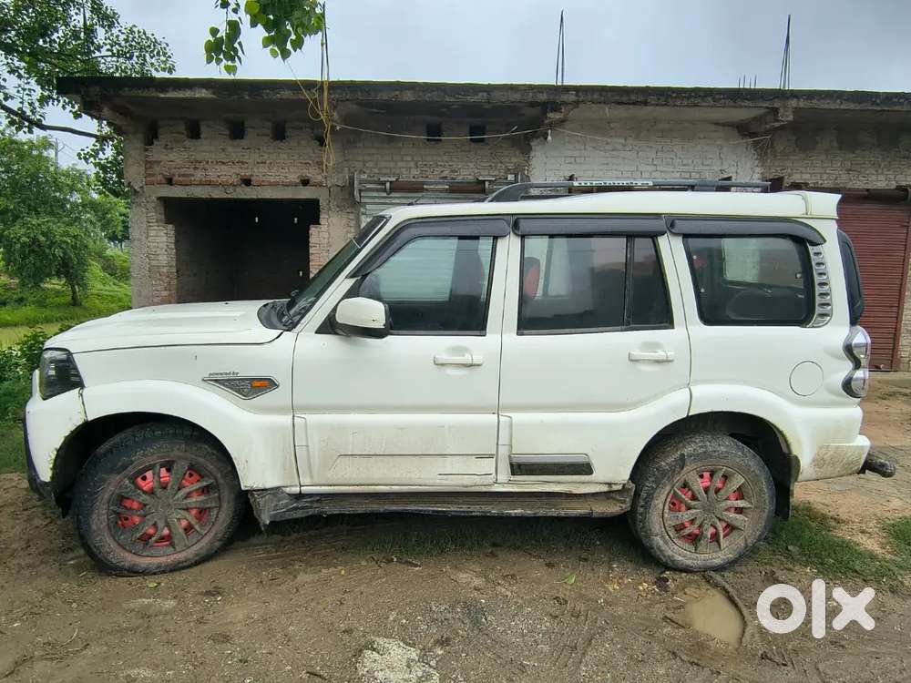 Mahindra Scorpio S6 Diesel 2015 Variant
