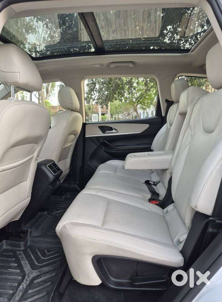 Mahindra Xuv700 2.2 Ax 7 Diesel At Str, 2024, Diesel