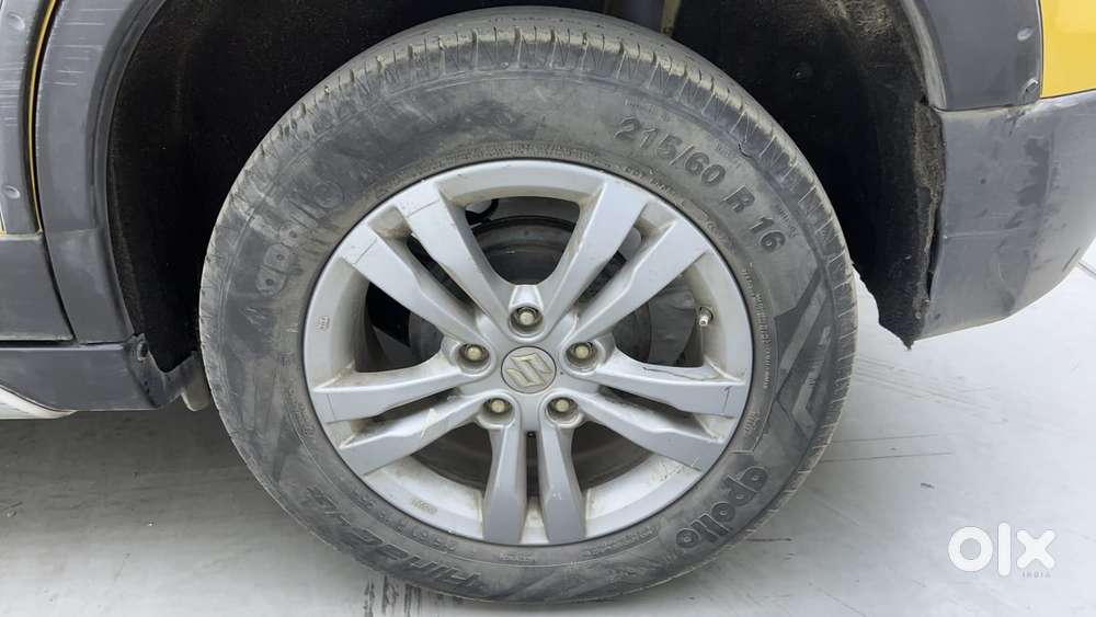 Maruti Suzuki Vitara Brezza Zdi+ Dual Tone Mt, 2017, Diesel