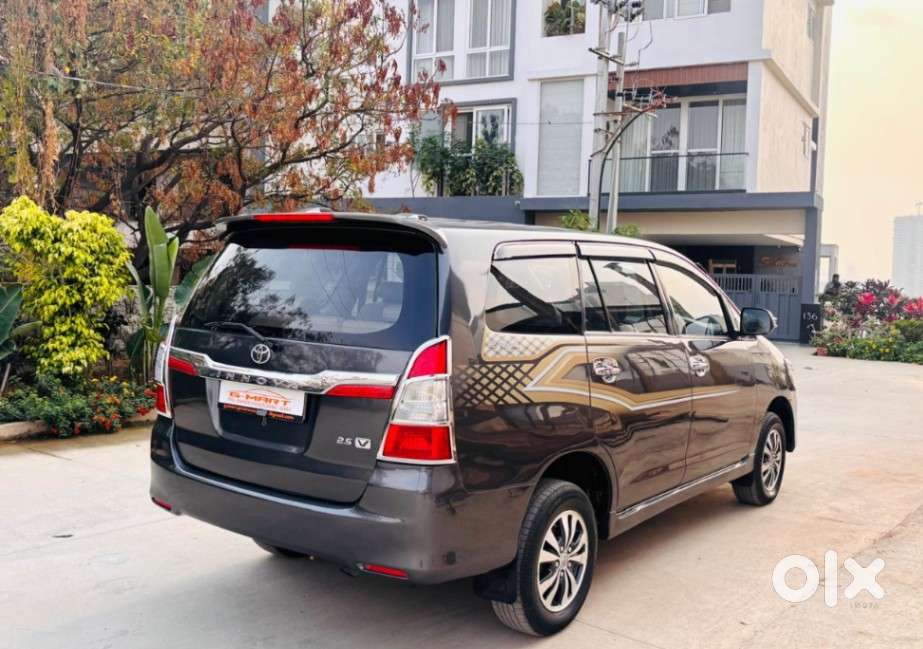 Toyota Innova 2.5 Vx 8 Seater Bs Iv, 2015, Diesel