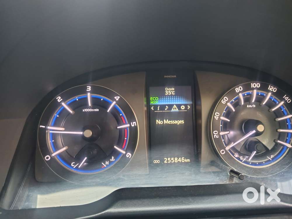 Toyota Innova Crysta 2.4 V, 2016, Diesel