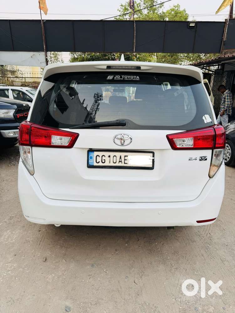 Toyota Innova Crysta 2.4 V 8 Str, 2017, Diesel