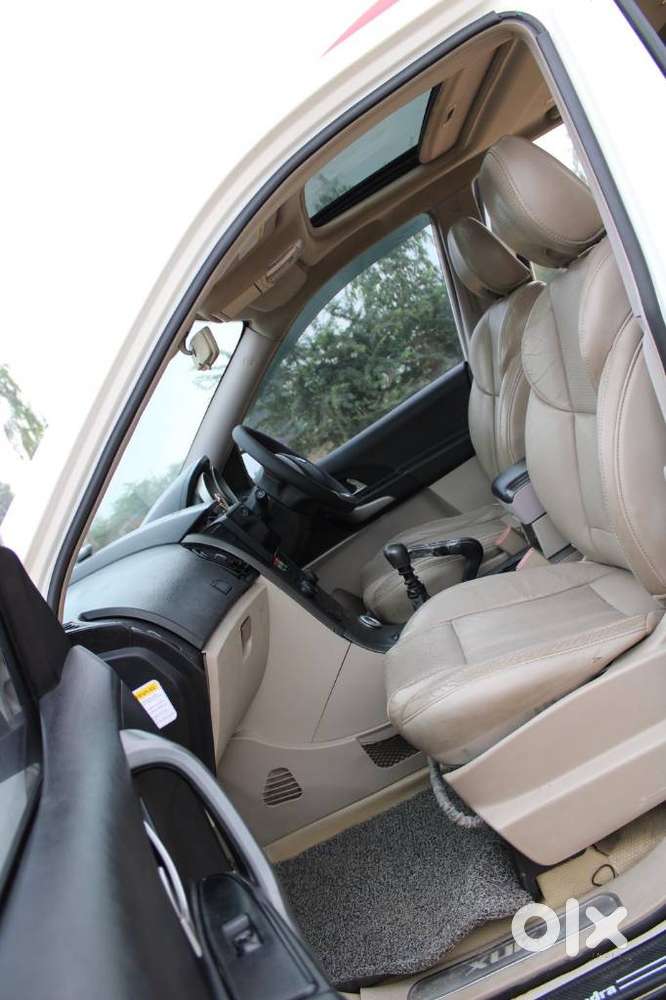 Mahindra Xuv500 2.2 W10 Sportz Edition Mt, 2017, Diesel