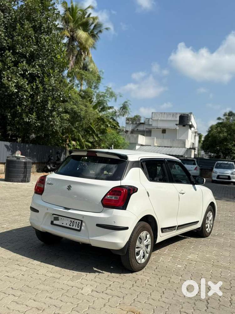 Maruti Suzuki Swift Vxi Abs Bsiv, 2023, Petrol