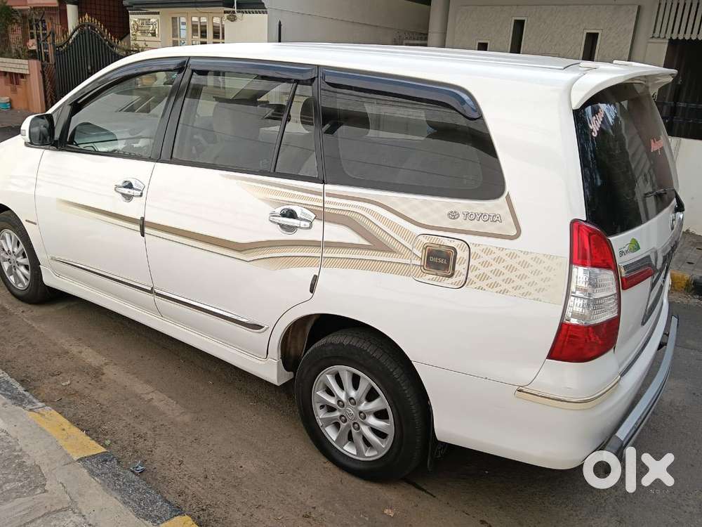 Toyota Innova 2.5 Zx 7 Str Bs-iv, 2014, Diesel