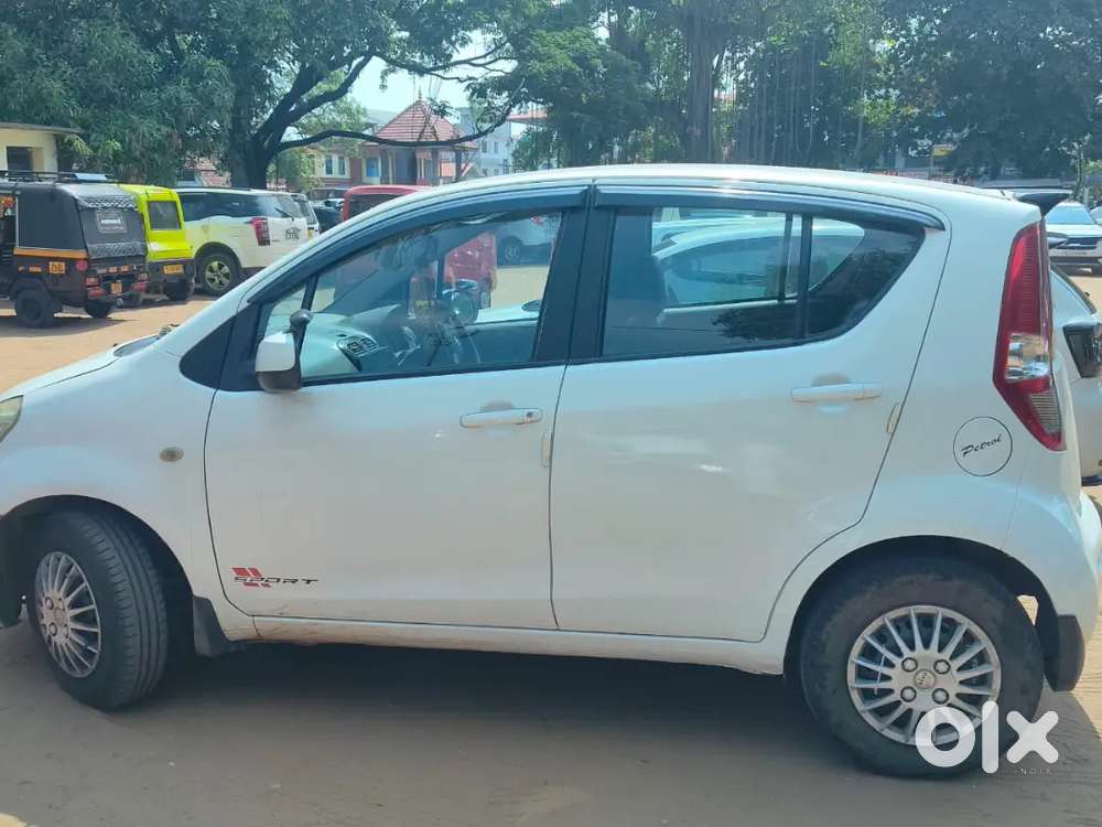 Maruthi Suzuki Ritz
Mint Condition.
Petrol/cng
New Tyres
