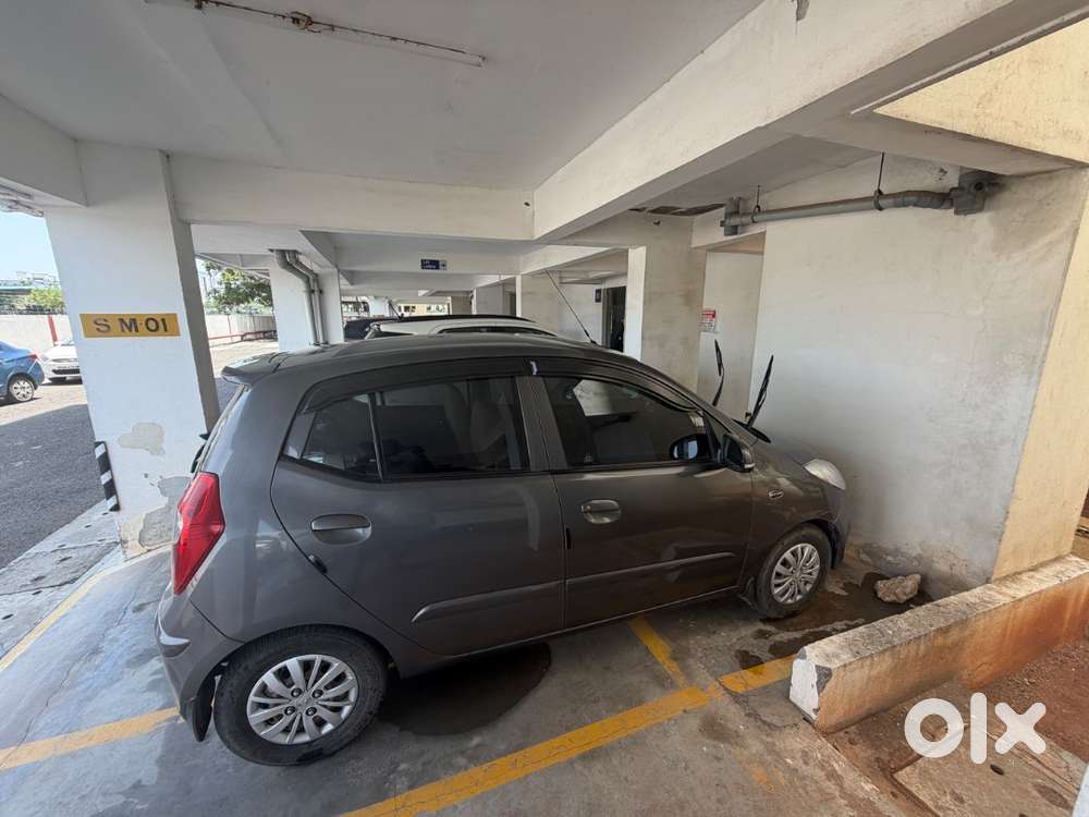 Hyundai I10 2013 Year Maintained Well.