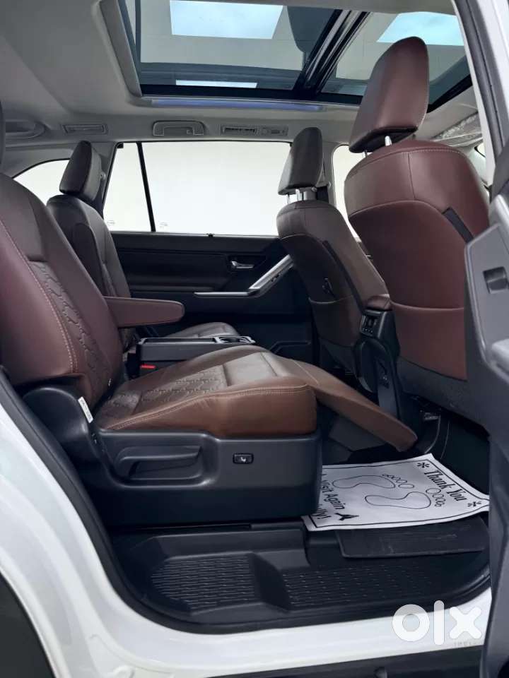 Toyota Innova Hycross 2.0 Zx Hybrid 7 Str, 2025, Petrol