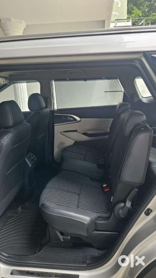 Kia Carens, 2022, Petrol