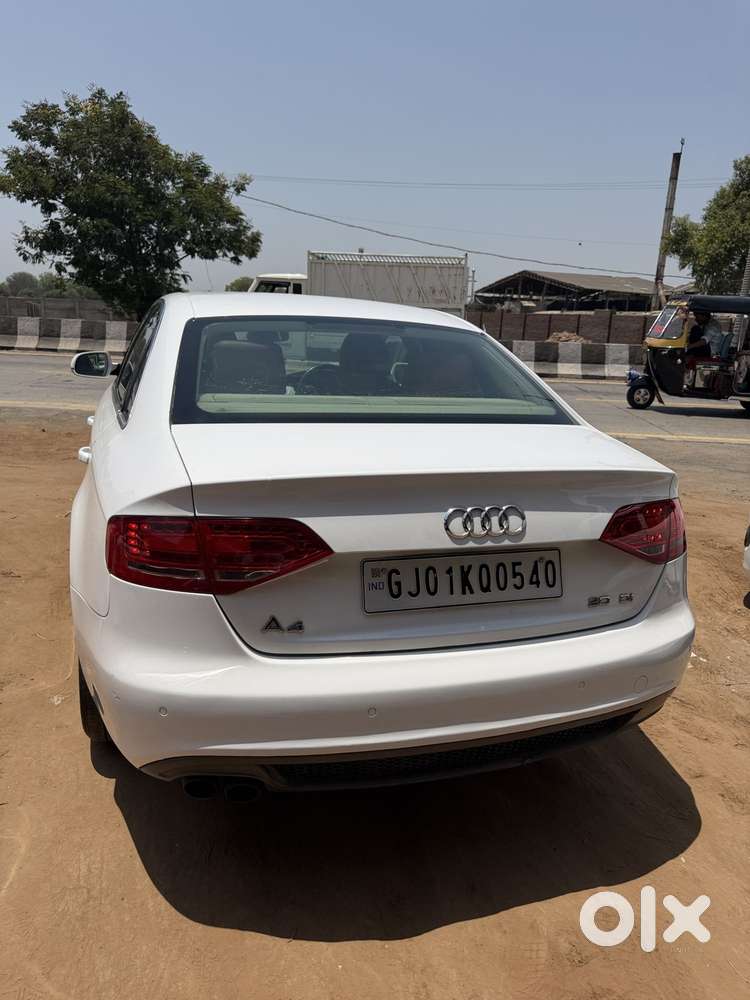 Audi A4 2.0 Tdi Premium With Sunroof, 2012, Diesel