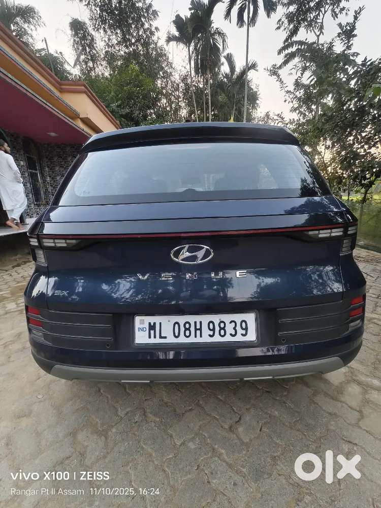 Hyundai New Venue Sx 2023 Petrol 21000 Km Driven