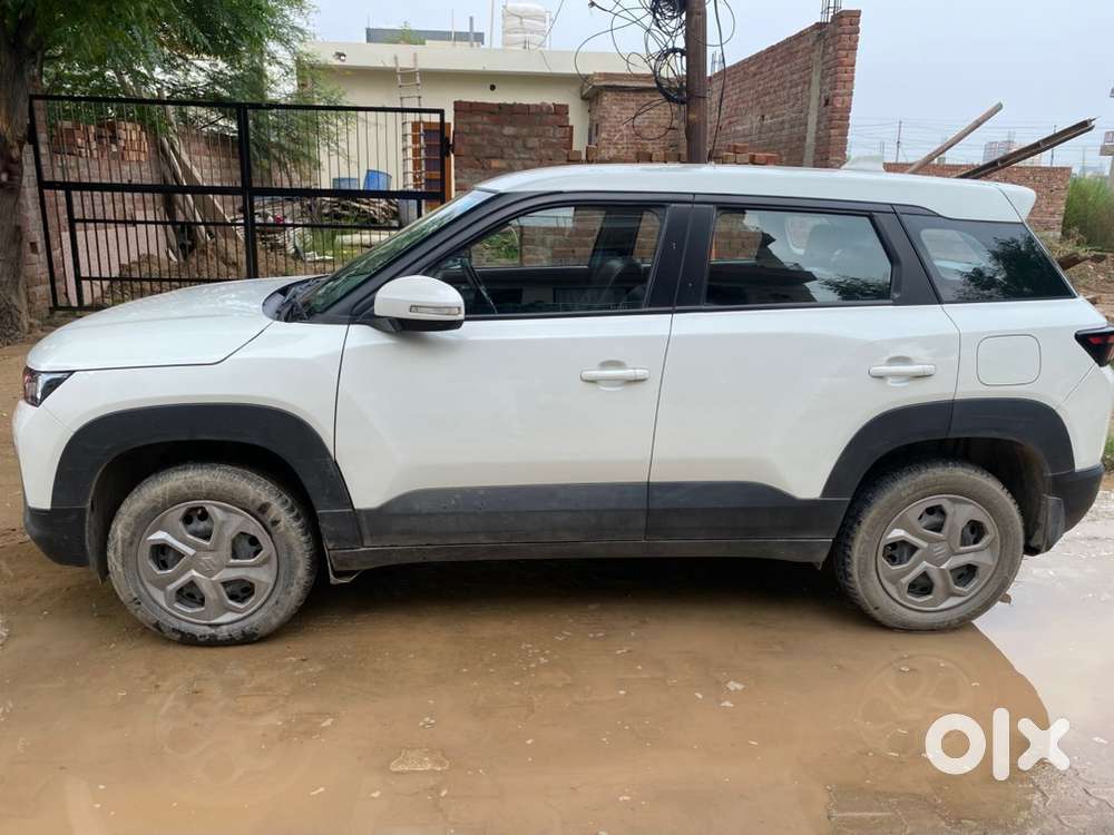 Maruti Suzuki Brezza Vxi At Petrol Manual 2025