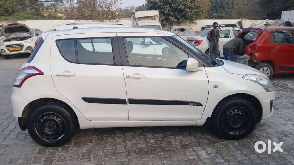 Swift Lxi 2018 With Decent Condition And Zero Extra Expenses Availble