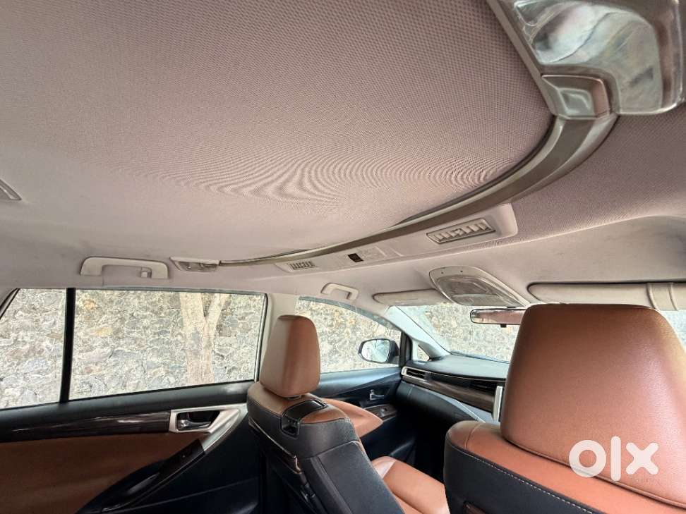 Toyota Innova Crysta 2.8 Z, 2016