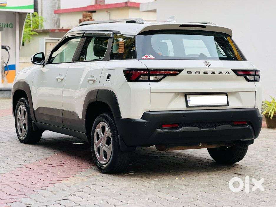 Maruti Suzuki Brezza 1.5 Vxi Smart Hybrid, 2023, Petrol