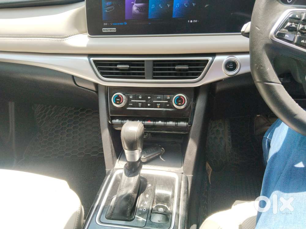 Mahindra Xuv700 2.2 Ax 7 Diesel At Luxury Pack Str, 2023, Diesel