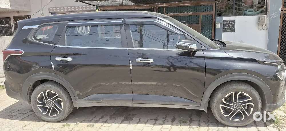 Kia Carens 2024 Petrol 9457 Km Driven