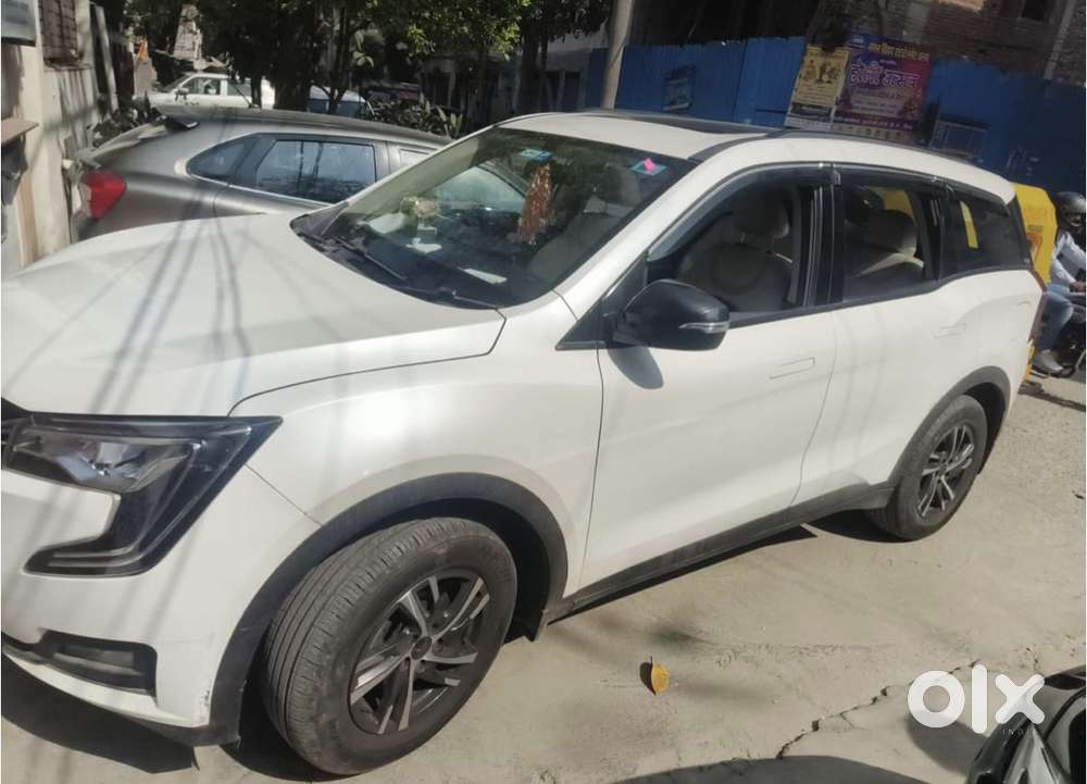 Mahindra Xuv700 2.0 Ax 5 Petrol Mt Str, 2024, Petrol