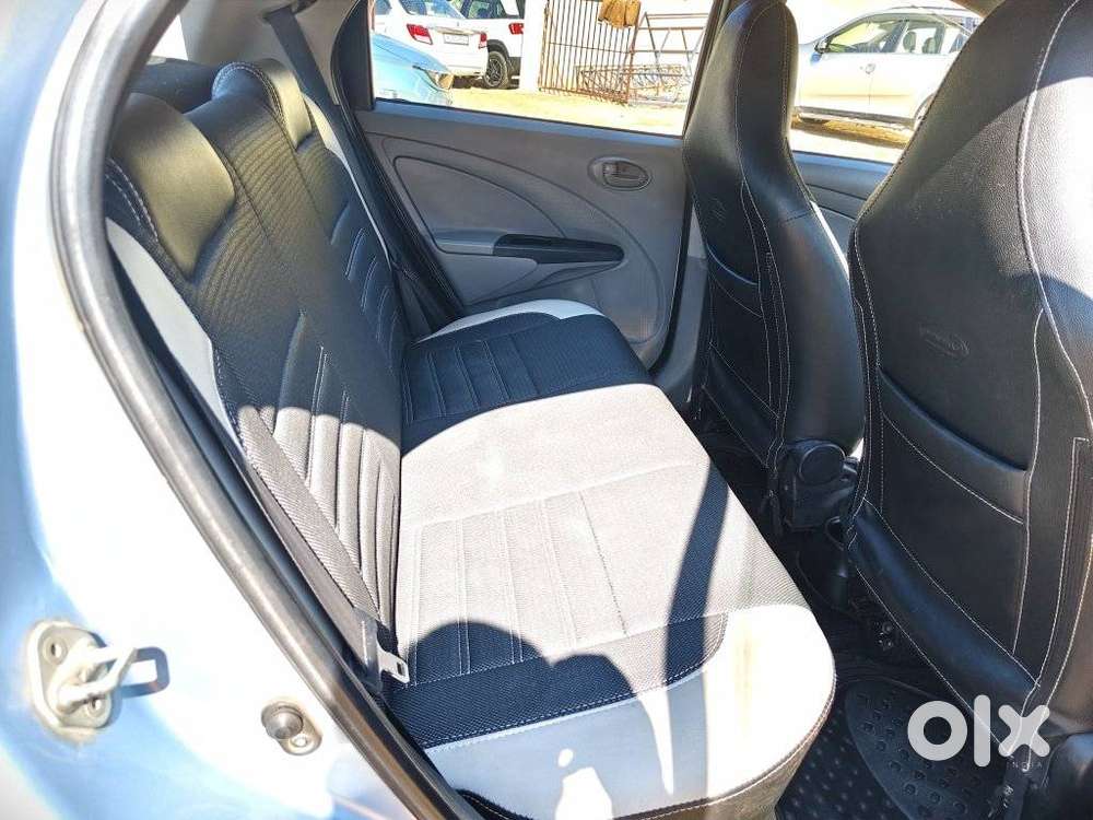 Toyota Etios Liva 2011-2012 G, 2011, Petrol