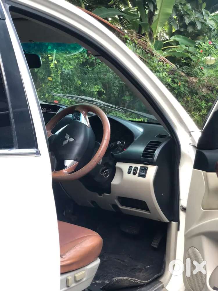 Mitsubishi Pajero Sport Automatic 4*2 2016