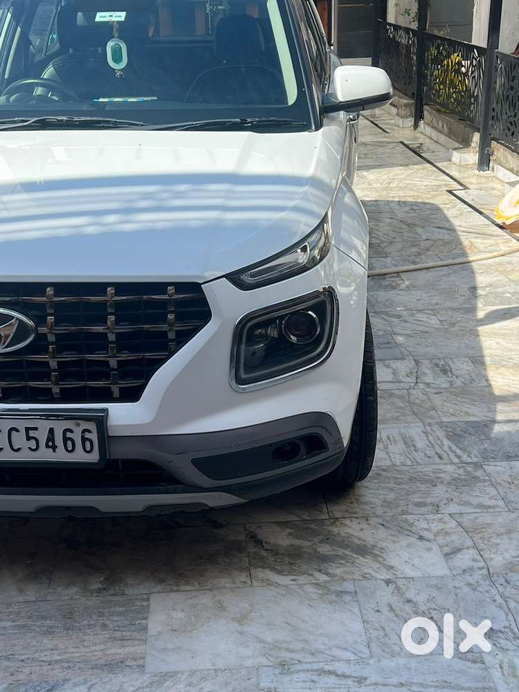 Hyundai Venue Diesel Well Maintained