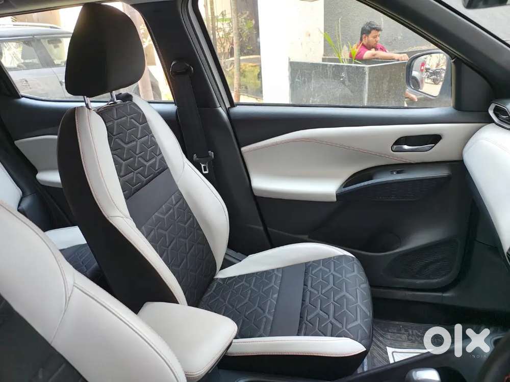 Nissan Magnite 1.0 Xv Turbo Cvt 2025