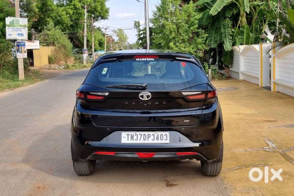 Tata Altroz 1.2 Xza Plus Dark Edition Dct, 2022, Petrol