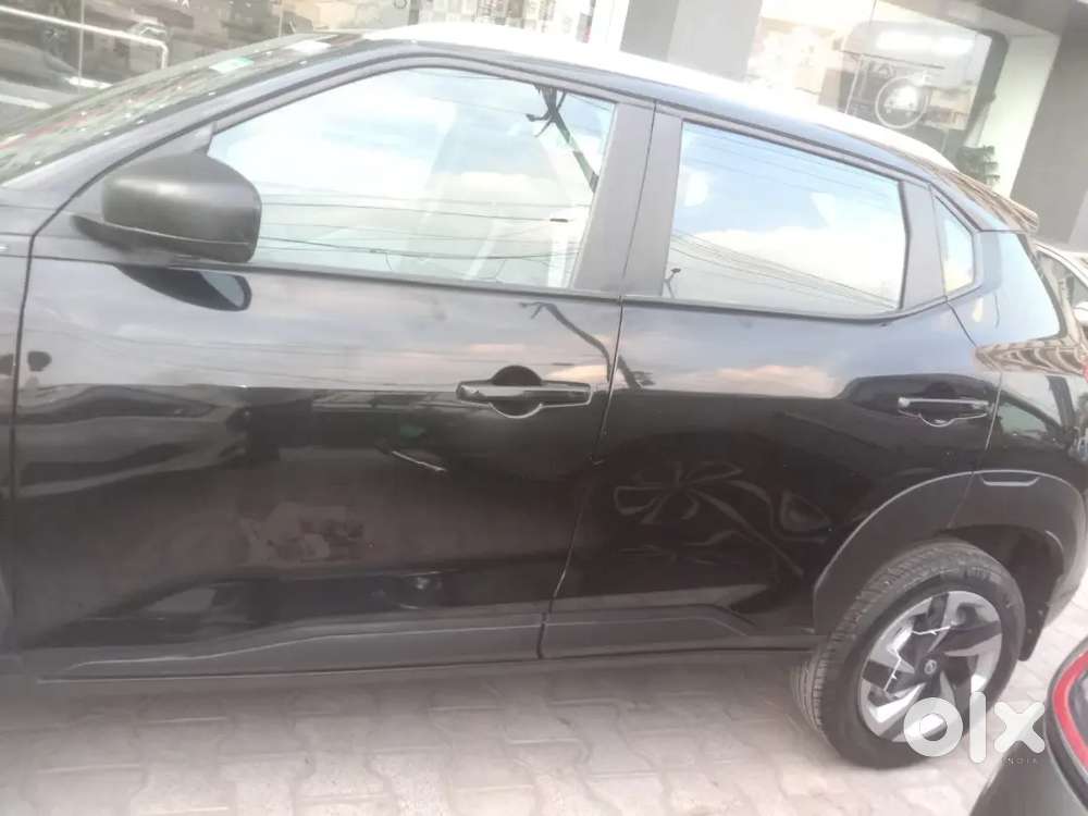 Nissan Magnite Xe 1st Owner Single Hand 8000 Km. Driven