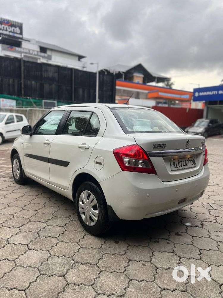 Maruti Suzuki Swift Dzire Vxi Optional, 2014, Petrol