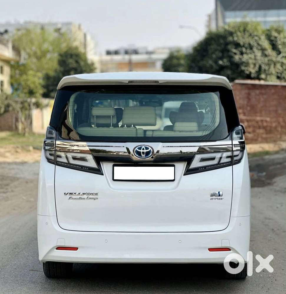 Toyota Vellfire 2.5 Executive Lounge, 2021, Petrol