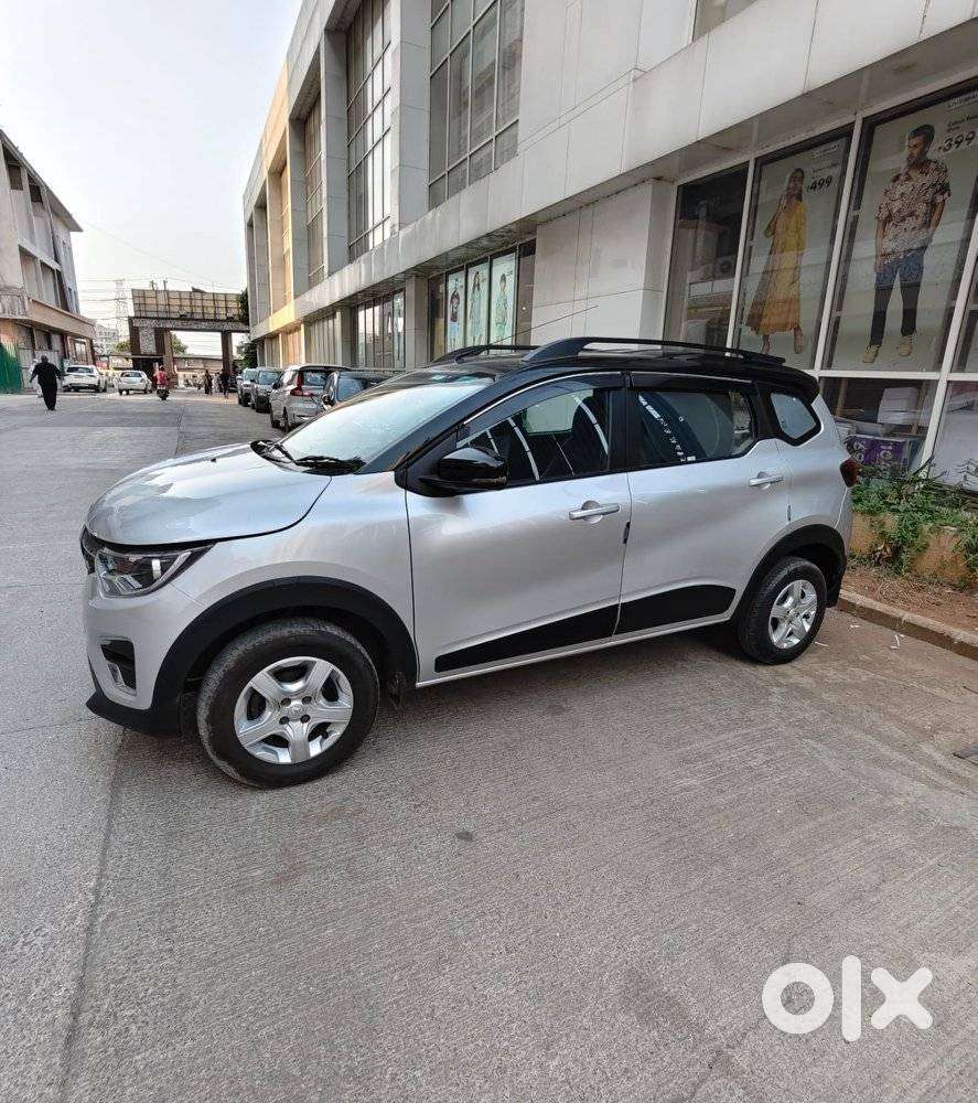 Renault Triber Rxt, 2022, Petrol